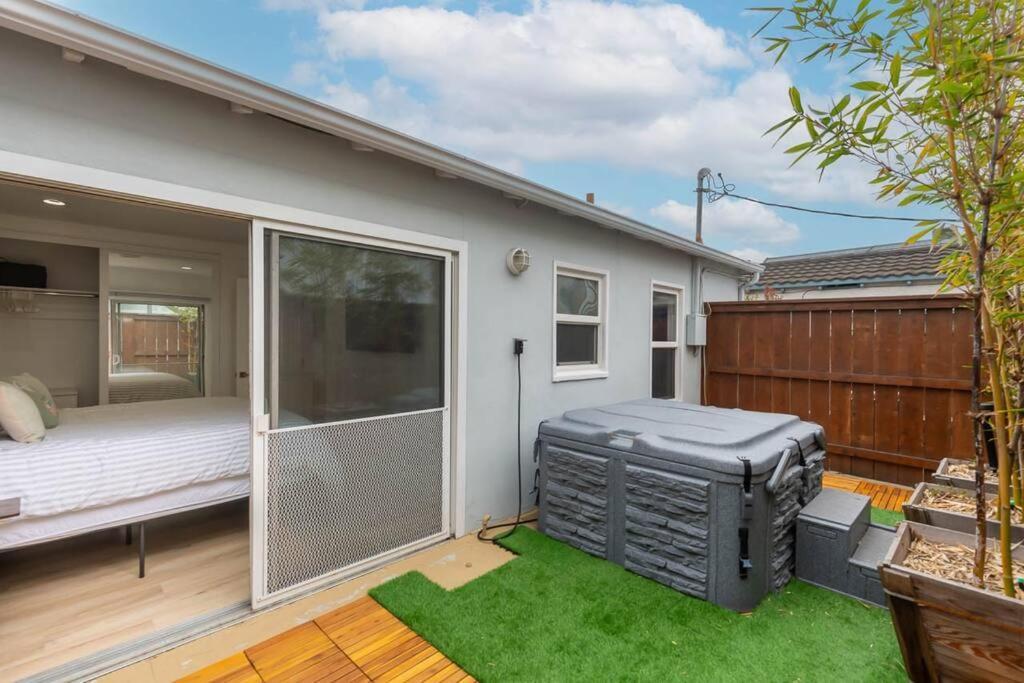 Beach House In The Heart Of Pb San Diego Exterior photo